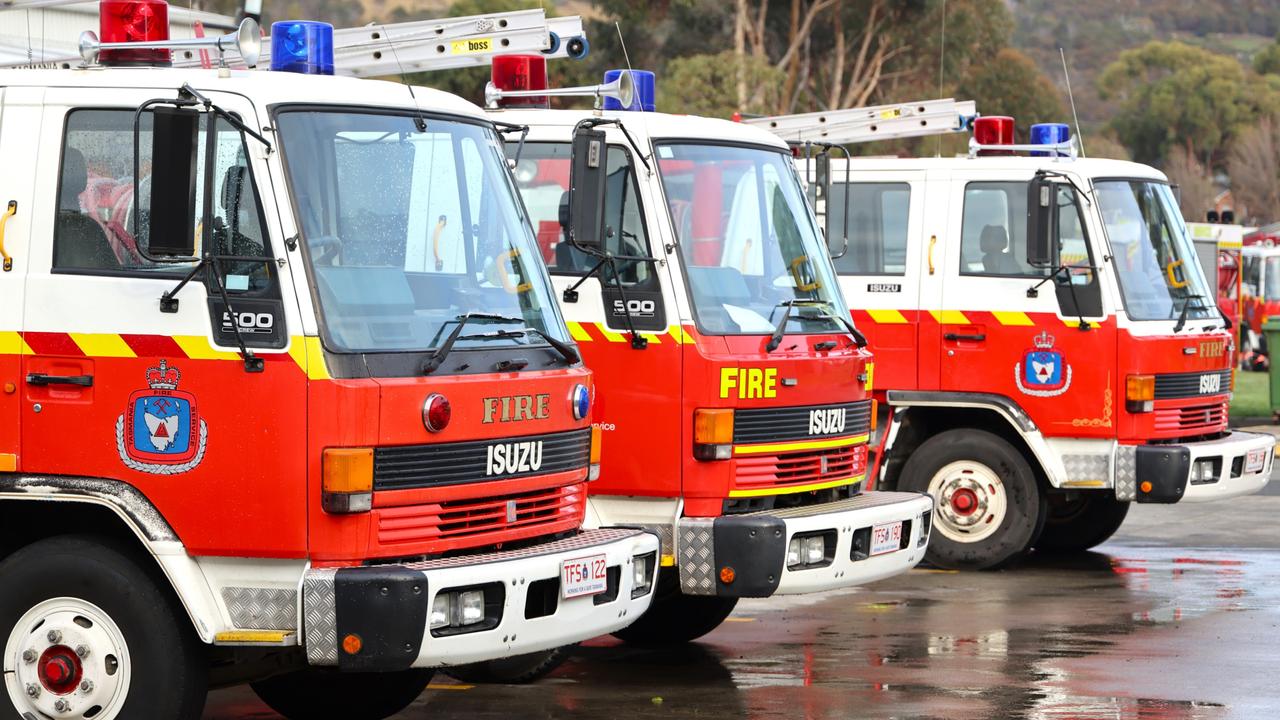 Fire crews contain grass fire at Carlton River