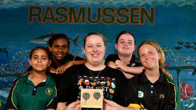 Rasmussen State School teacher Helen Collyer with students (front) Malayla Stone, 11, Emily Baillee, 11, (back) Jaydah Stone, 11, and Chloe Edwards, 11, with the NTP (The Noise Temperature Project). Picture: Evan Morgan