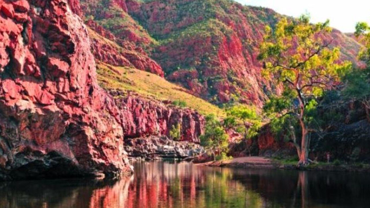 See ancient rock art at Emily Gap and thousands of engravings at N’Dhala Gorge, walk around the rim of the majestic Trephina Gorge and explore the spooky remains of Arltunga.