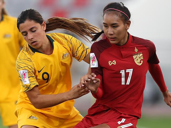 AMMAN, JORDAN - APRIL 17:  Alexandra Chidiac of Australia and Taneekarn Dangda of Thailand in action during the AFC Women's Asian Cup semi final between Australia and Thailand at the King Abdullah II Stadium on April 17, 2018 in Amman, Jordan.  (Photo by Francois Nel/Getty Images)