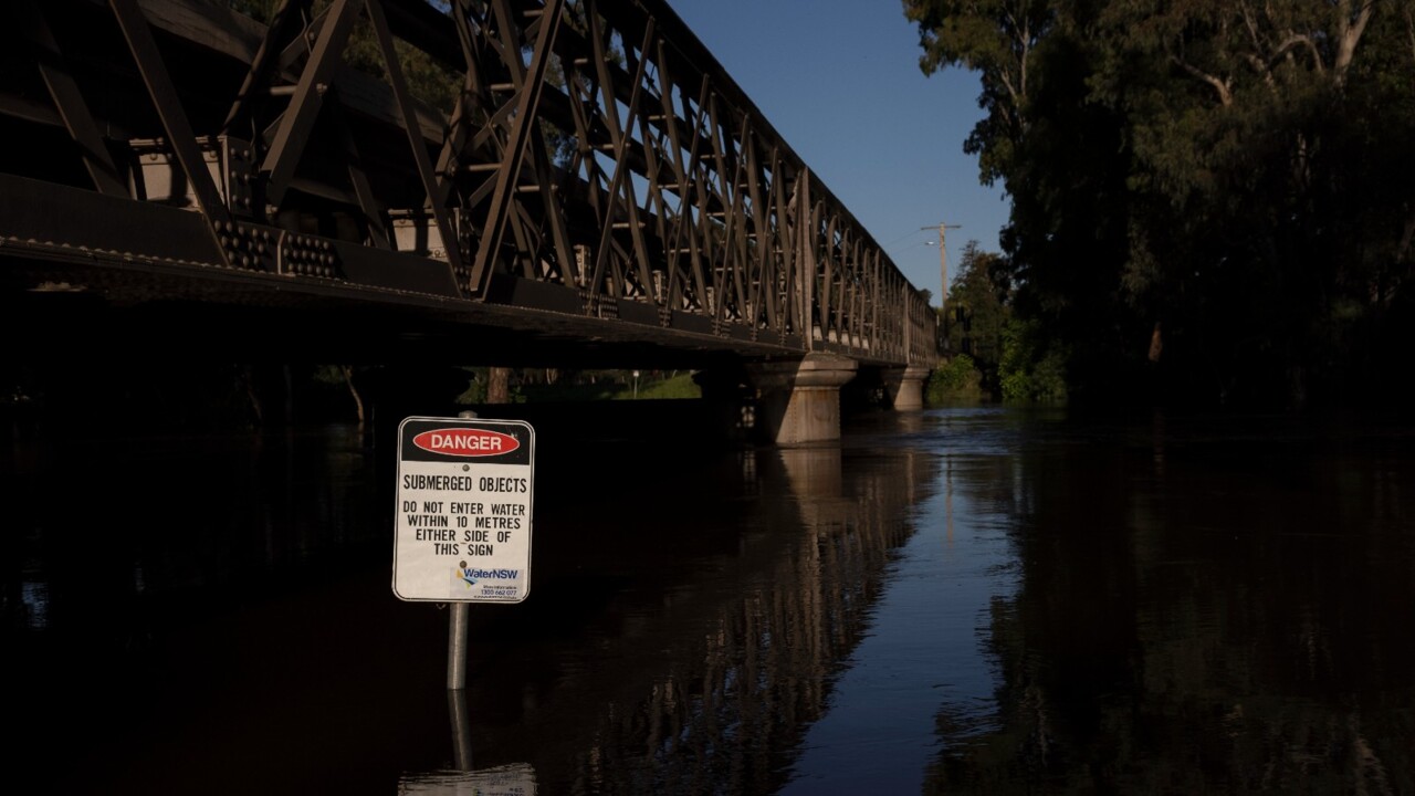 Queensland crews deployed to NSW to help with the flood response