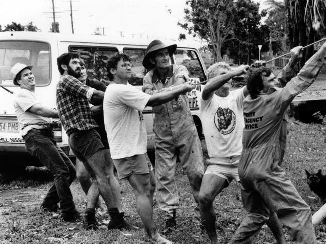 State Emergency Services workers and volunteers at work in the Burdekin after Cyclone Winifred in Februaury 1986. Picture: Supplied