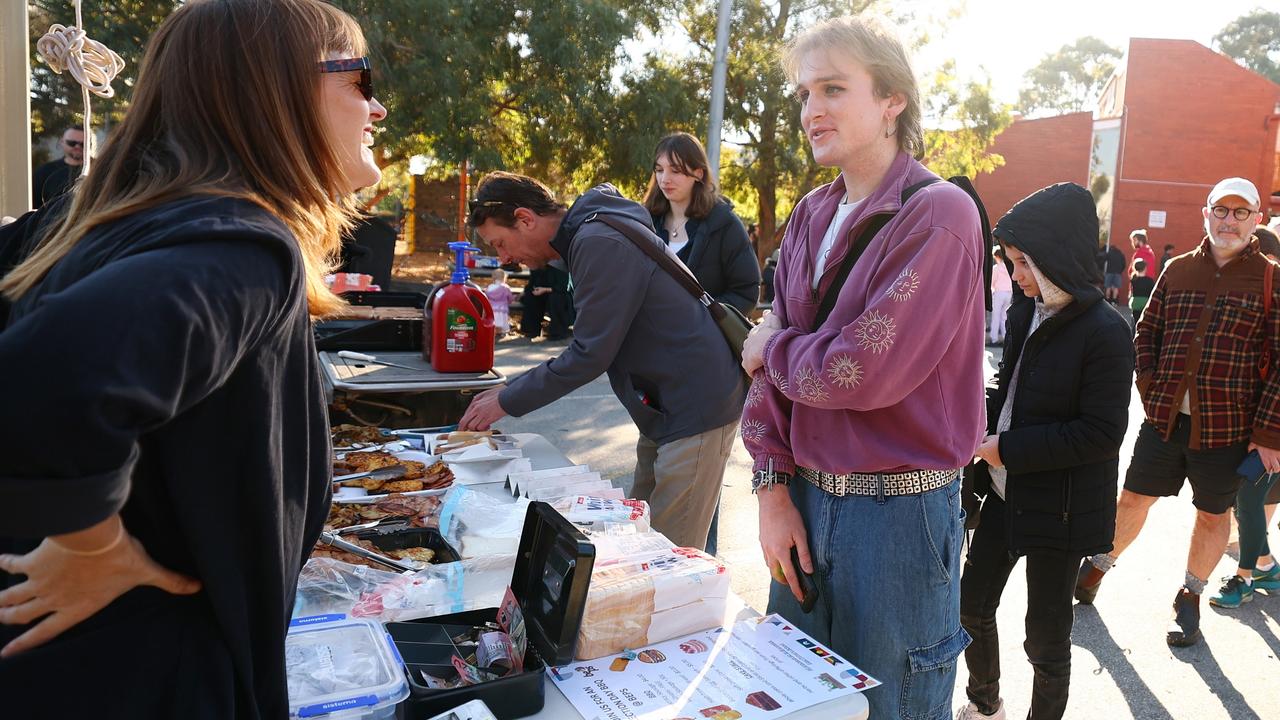 Victorian voters to have their say as election day dawns