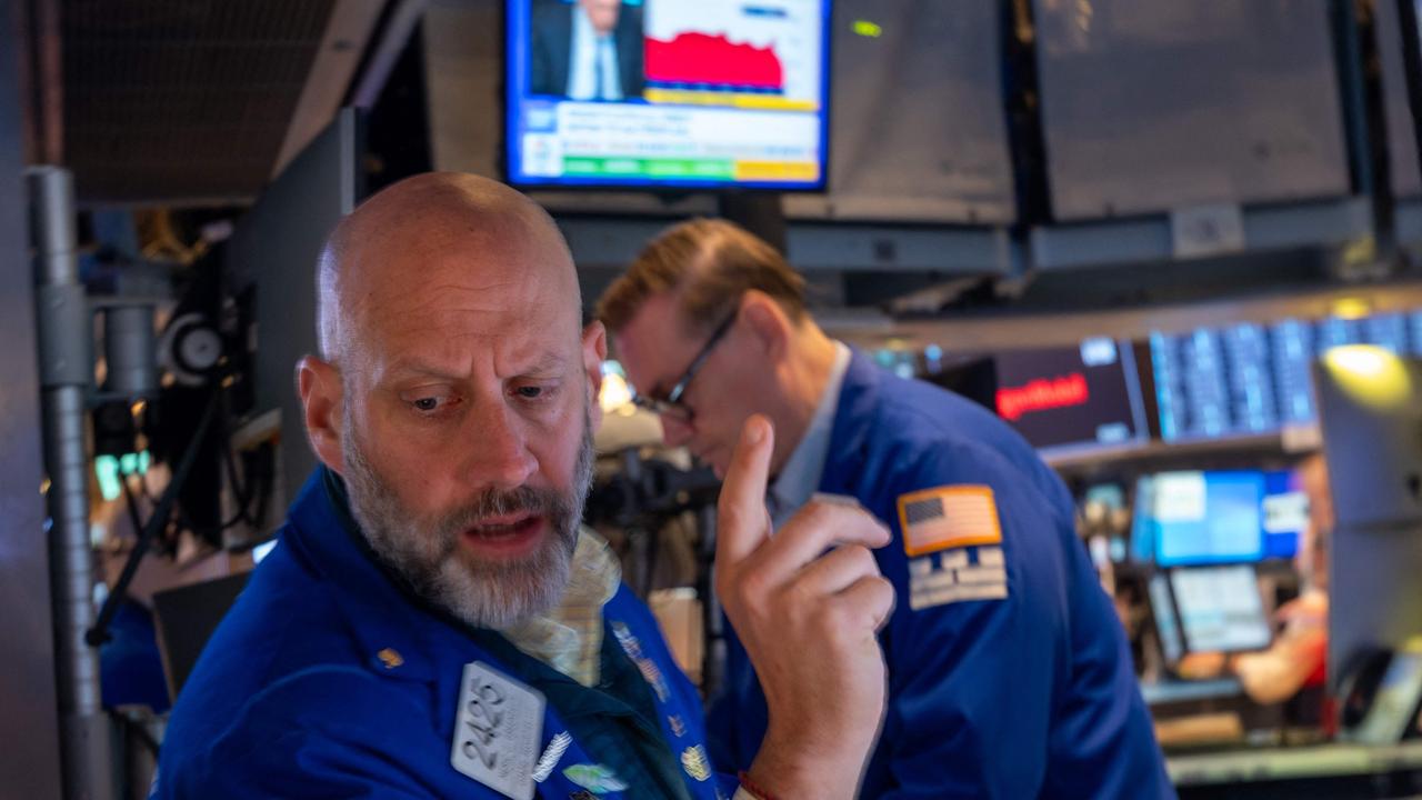 Investors seek global assets amid Trump uncertainty