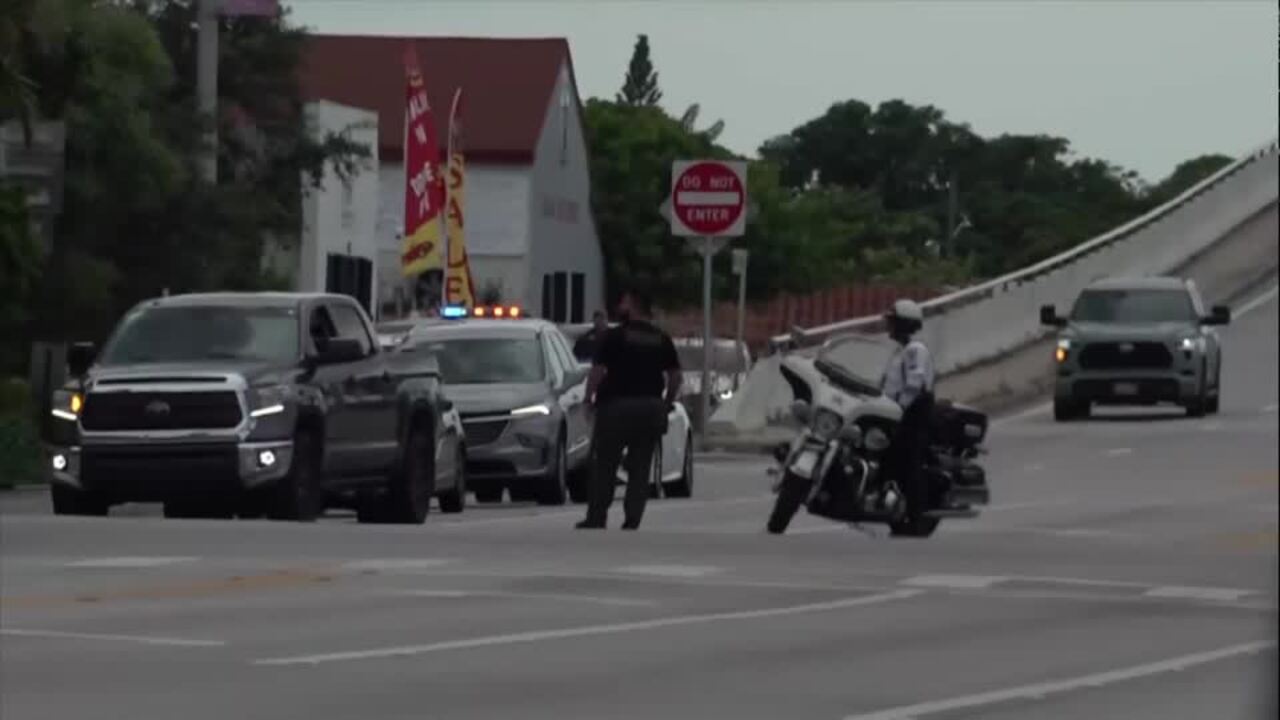 Police seen near Mar-A-Lago after shooting in Trump's vicinity