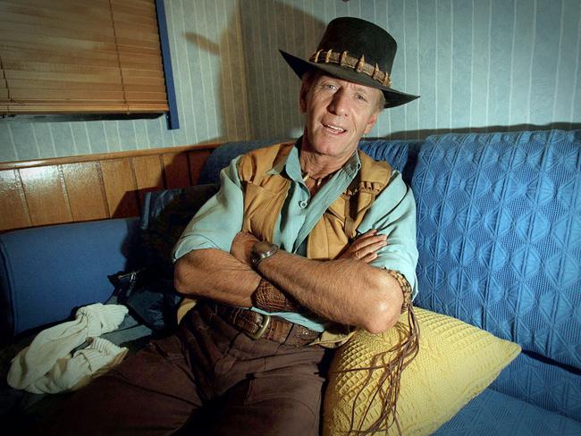 Paul Hogan filming Crocodile Dundee 3 on the Gold Coast.