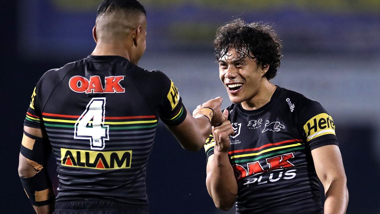 Mele Hufanga of Marist makes a break during the Women's Premier Rugby  News Photo - Getty Images