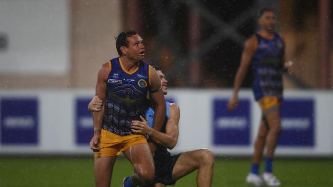 Steven Motlop plays for the Wanderers against Darwin Buffaloes in round 1 of the NTFL 22/23 season. Picture: (A)manda Parkinson