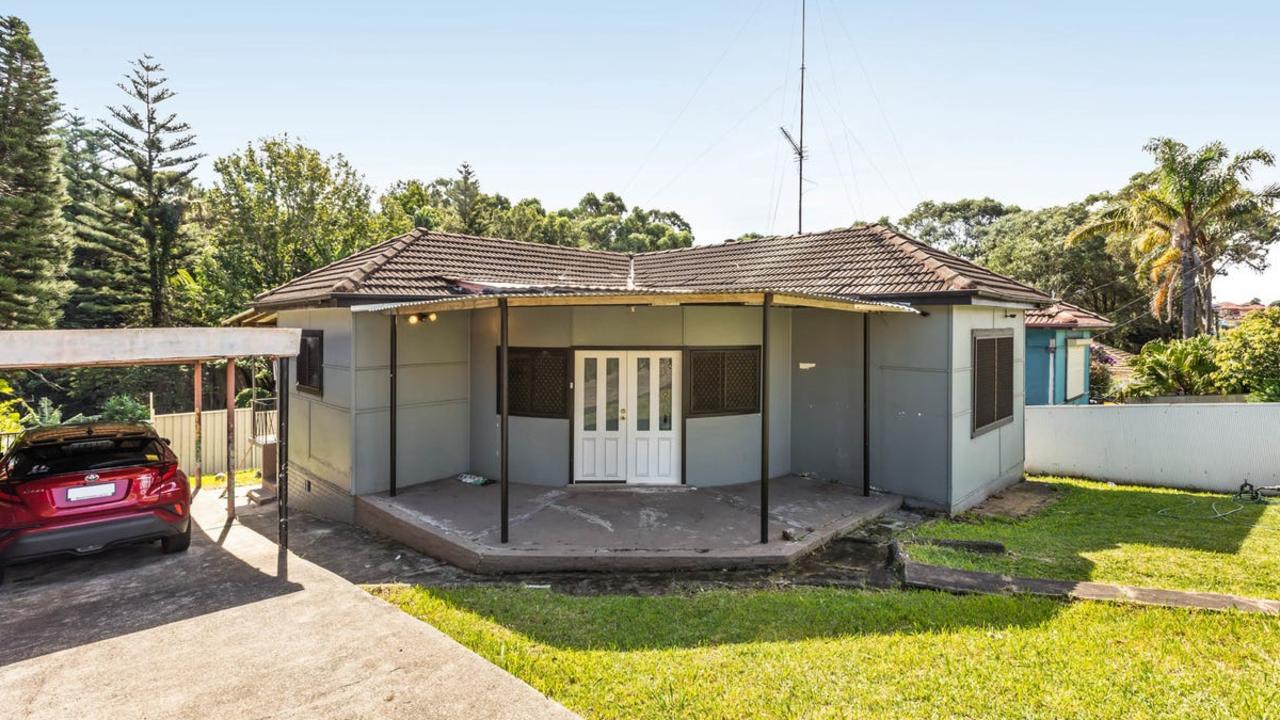 Clarke significantly lowered the asking rental at 86 Lake Heights Road Lake Heights. Source: realestate.com.au