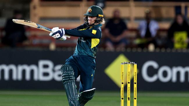 Phoebe Litchfield bats at North Sydney Oval. (Photo by Brendon Thorne/Getty Images)