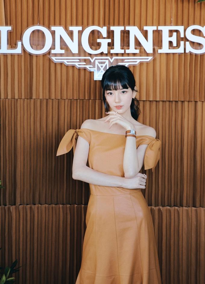 For unmistakable elegance Suzy chooses Longines Vogue Australia