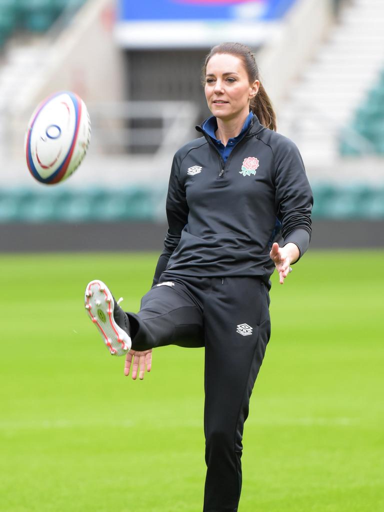 She was happy to show off her skills. Picture: Jeremy Selwyn – by WPA Pool/Getty Images