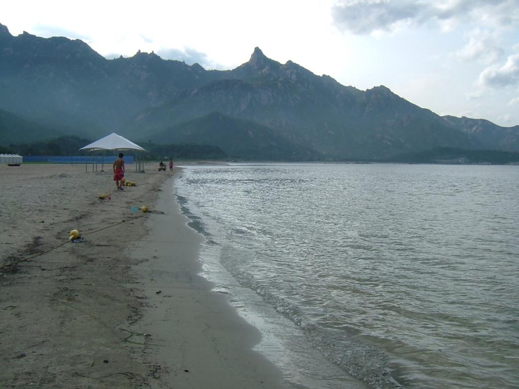 The Mount Kumgang tourist region is a mountainous area by the coast, close to the South Korean border. Picture: Wikimedia Commons