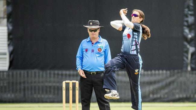 Charli Knott in the first grade cricket semi-final between Valley and Western Suburbs at Allan Border Field. (AAP Image/Richard Walker)