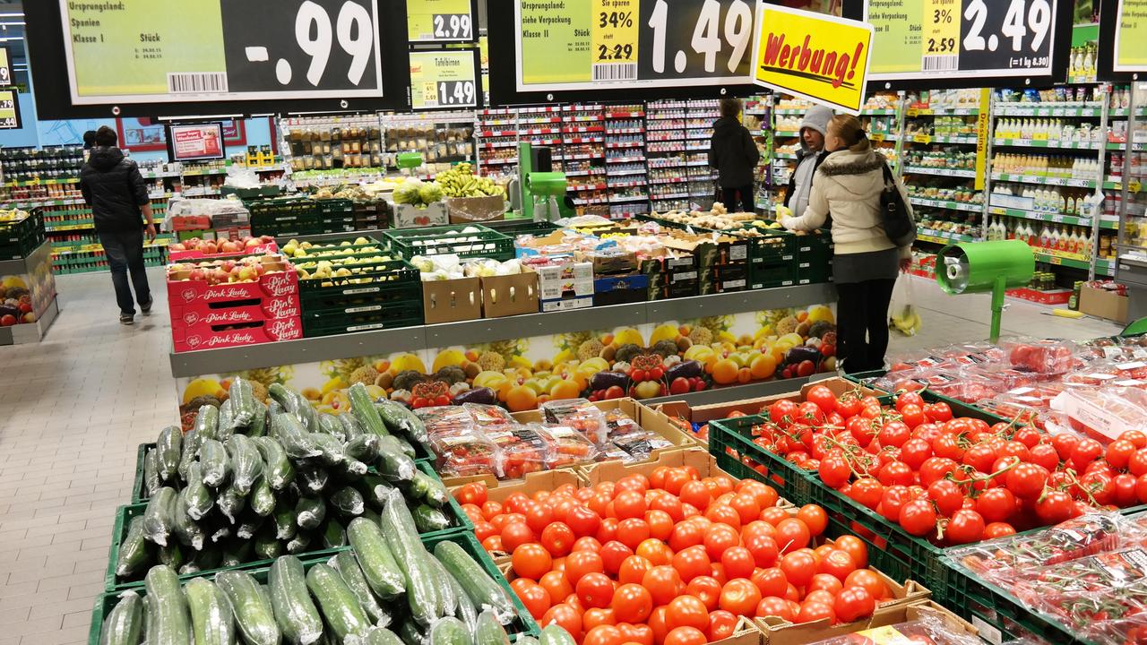 Вег прайс. Kaufland Германия гипермаркет. Fruit Prices in Germany.