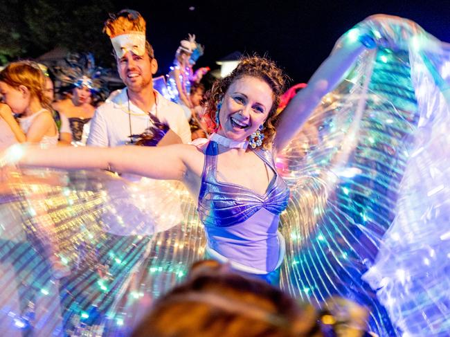 Beth Treloar Gomez, Carnivale Parade