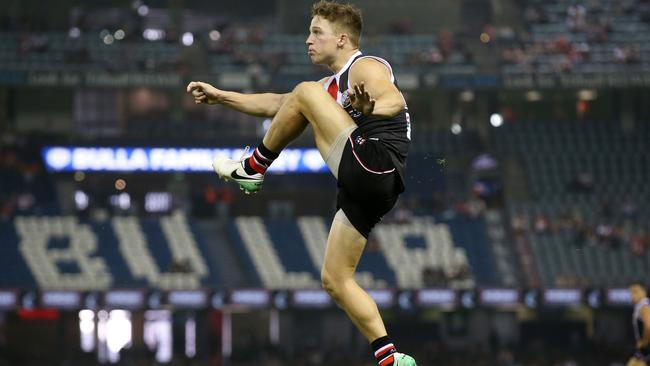 St Kilda's Jack Billings kicks at goal. Pic: Michael Klein