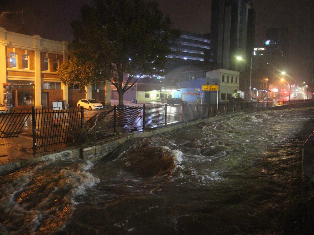 Extreme weather slams Hobart The Advertiser