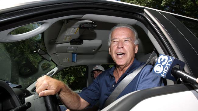 Joe Biden returns to home in Greenville, Delaware, after a trip to the tip in 2008. Picture: AP