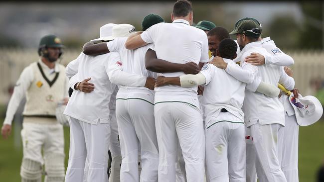 South Africa celebrates its win over Australia in the second Test.