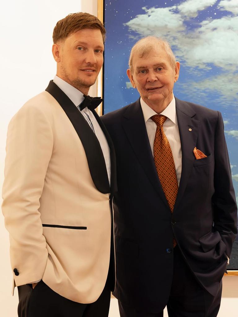 Farnham made another rare appearance at his son Rob’s wedding day in June this year.