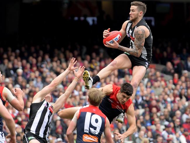 Jeremy Howe taking a trademark hanger last season. Picture: AAP