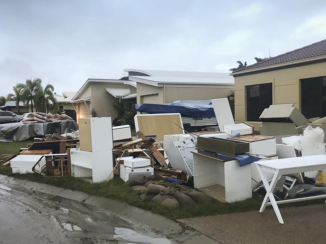 The clean up begins in Annandale following major flooding in Townsville. (Andrew Rankin/AAP)