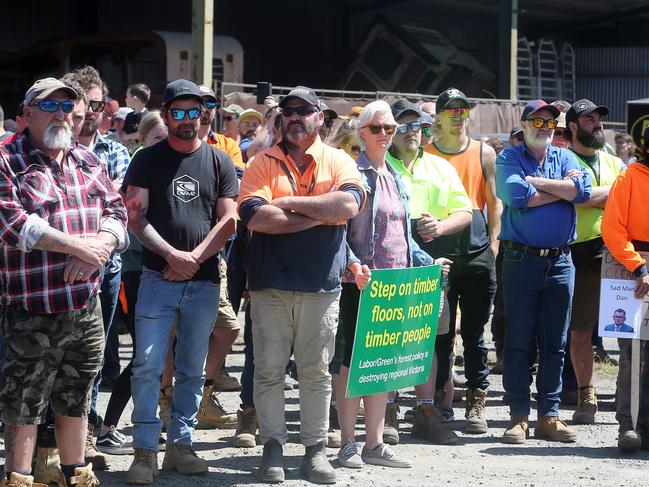 Timber workers rally, Morwell,    Picture Yuri Kouzmin