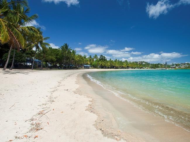 The pristine foreshore of Airlie Beach sets the scene for a perfect family get away.