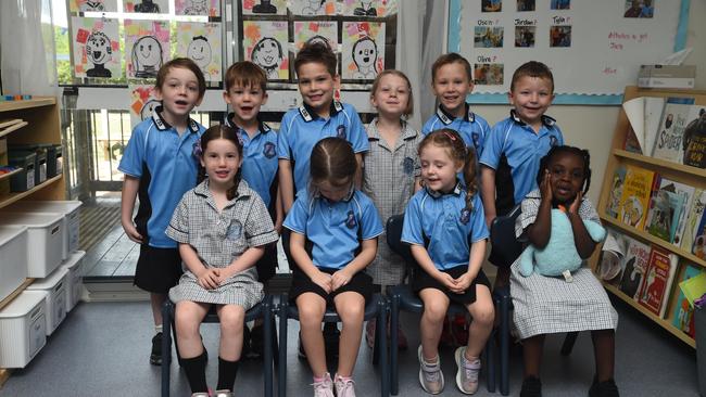 Currajong State School Prep 1C TEACHER: MRS EMMA CARR TEACHER AIDE: MISS TRACEY PORTER BACK: Elliott, Lucas, Oscar, Oive, Jordan, Cooper. FRONT: Hazel, Ashlynn, Islah, Elizabeth.