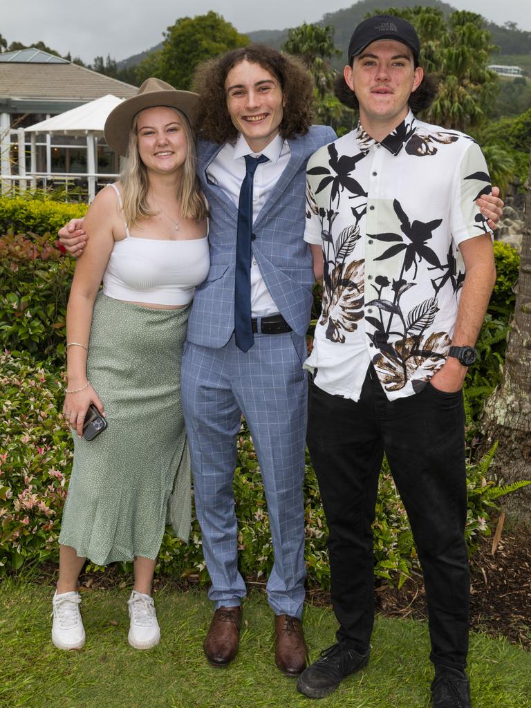 Shaylee Hardcastle, Mardi Morvant &amp; Zenoha Morvant at the Toormina High Formal.