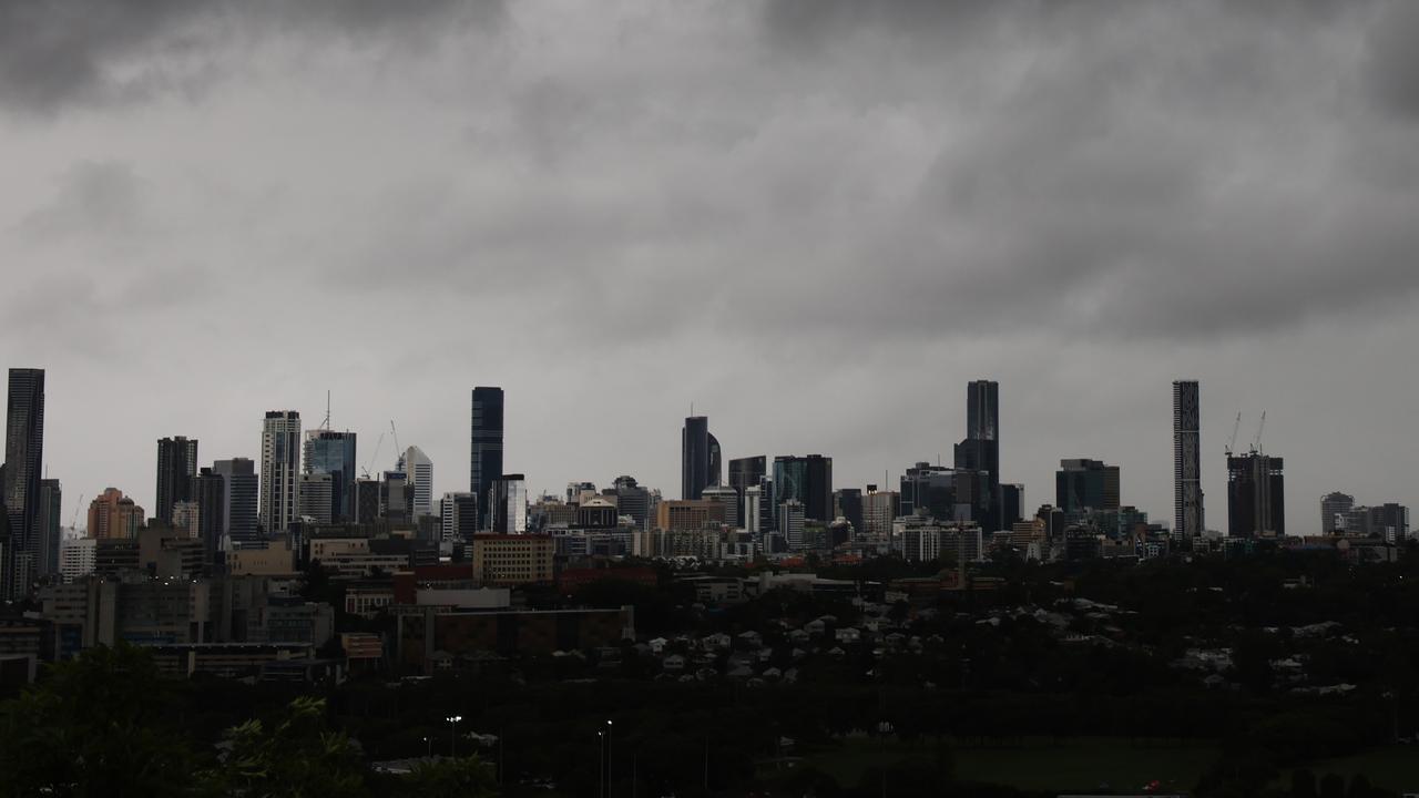 100mm of rain, damaging winds: SEQ braces for storm chaos