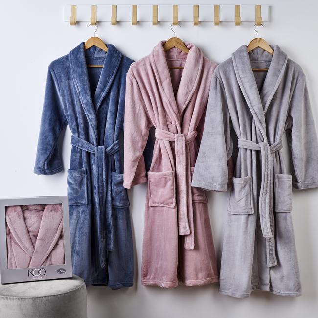 Keep cosy and warm after a long hot bath or shower in the KOO Bathrobe.