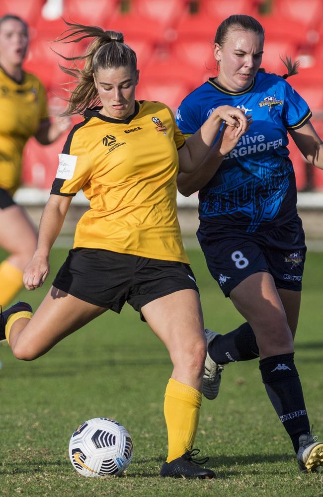 Raelle Avery (left) in action for the Sunshine Coast Wanderers in the NPLW. Picture: Kevin Farmer