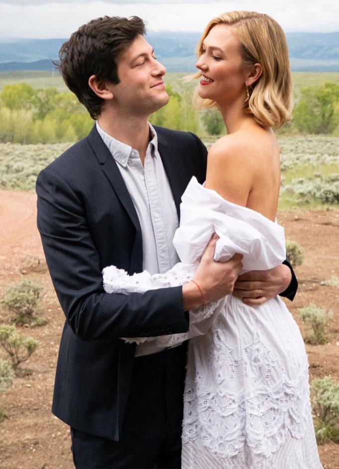 Karlie Kloss Finally Reveals How Her Custom Dior Wedding Dress Was