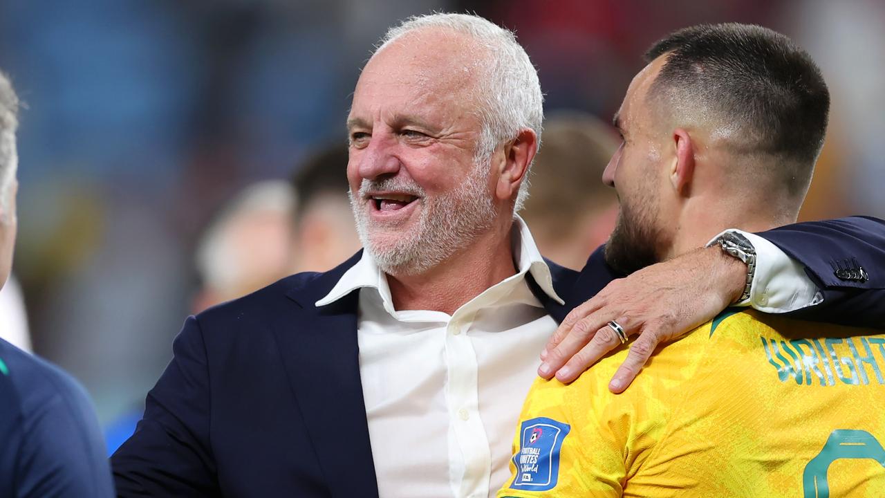 Photo of Graham Arnold restera l’entraîneur des Socceroos, Durée du contrat, Quand expirera-t-il, Coupe du monde 2026, Football australien, Dernières mises à jour