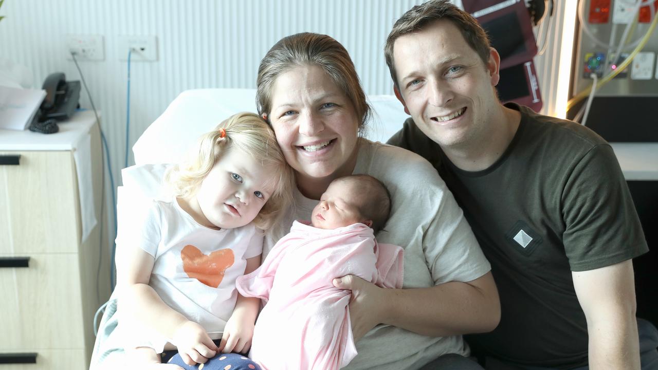 Baby: Annabelle Violet Hinkley, DOB: 29/4/25, weight: 4050g, parents: Bri-Anna, Damon and big sister Eloise, From: Leopold, Photo By Sugar Images