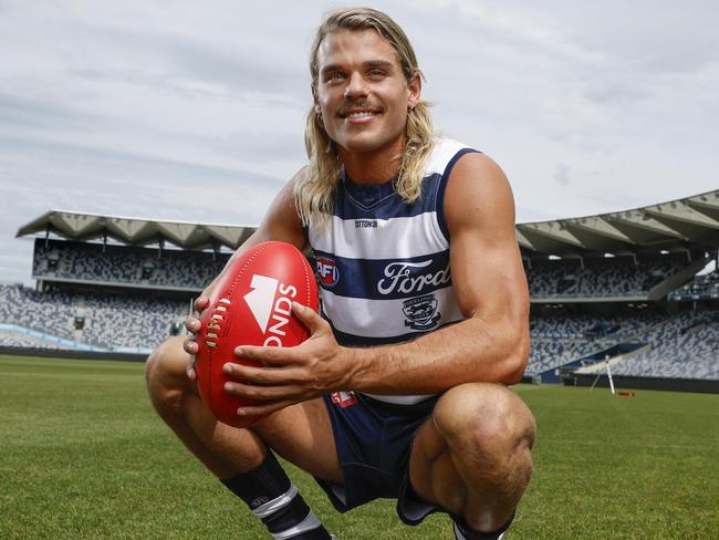 NCA. MELBOURNE, AUSTRALIA. October 17 , 2024. AFL. Bailey Smith tries on the hoops for the first time after being traded to Geelong from the Western Bulldogs .    .  Pic : Michael Klein