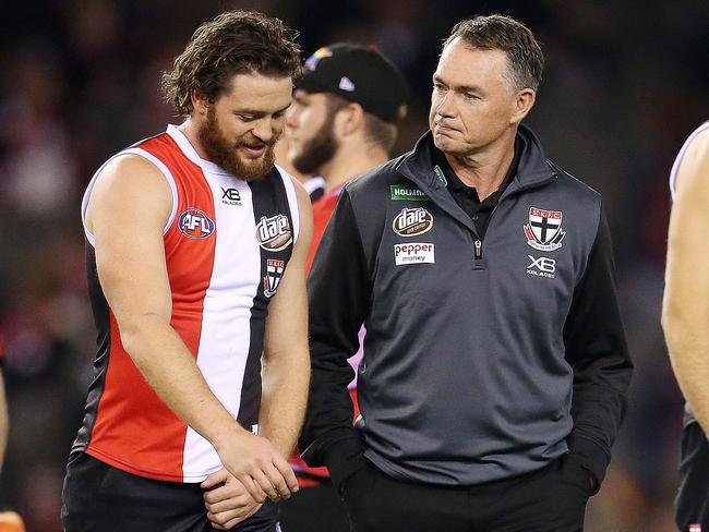 Alan Richardson talks with Jack Steven before Saturday night’s bad loss to Sydney. Picture: Michael Klein