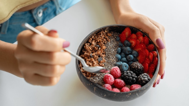 8 foods to supercharge the immune systemBlueberriesWhile all berries have been linked to health benefits, a particular flavonoid found in blueberries is said to contain immunity-boosting properties. One 2016 study found that the flavonoid, known as anthocyanin, plays an essential role in supporting the respiratory tract’s immune defence system. The study found that participants who enjoyed a blueberry-rich diet experienced far fewer upper respiratory tract infections, or common colds, than those who did not.