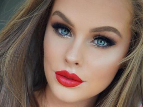 A beauty vlogger has filmed her brain surgery.