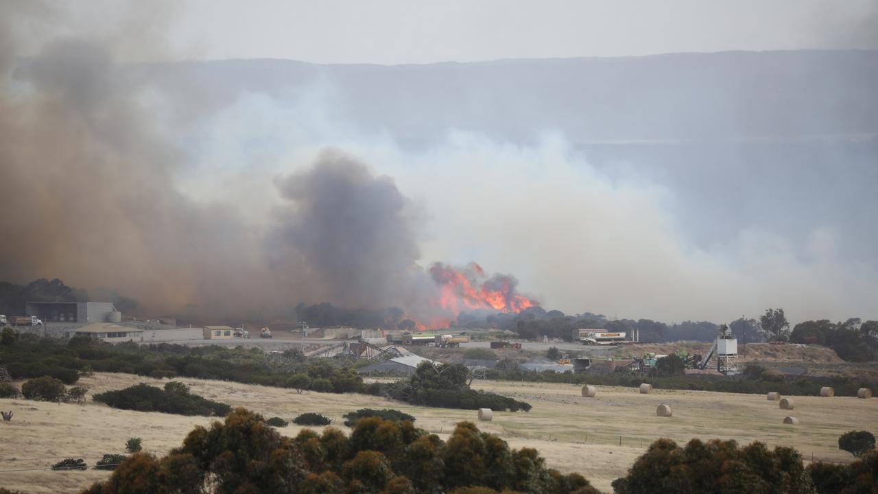 The Duck Ponds fire heads towards Port Lincoln. Picture: Robert Lang