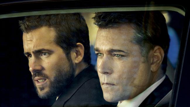 Ryan Reynolds (left) with Ray Liotta in Smokin' Aces.