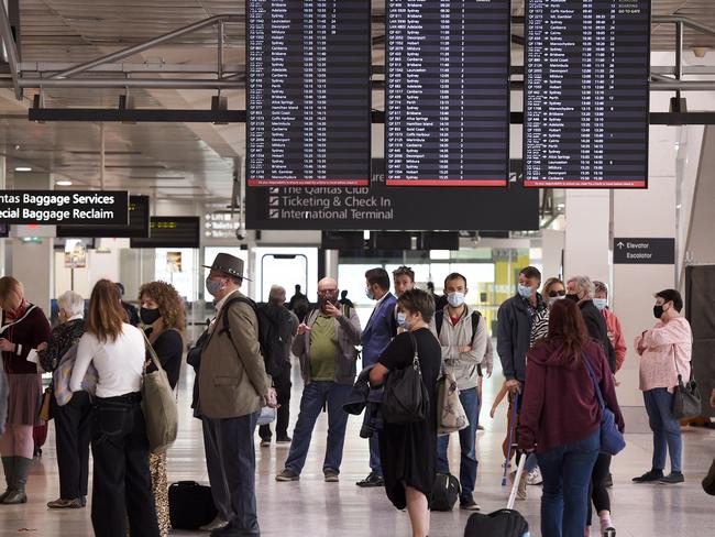 MELBOURNE, AUSTRALIA - NewsWire Photos ASPRIL 01, 2021: Passengers wait ain the arrivals hall at Melbourne Airport. Picture: NCA NewsWire / Andrew Henshaw