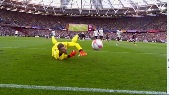 Keeper howler haunts Man Utd in 1-0 defeat!