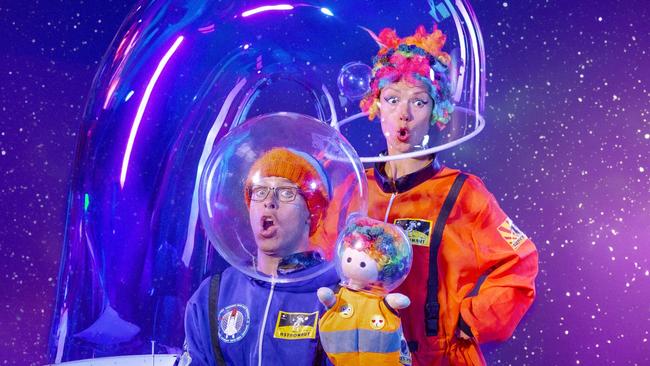 Bubble Show in Space, featuring Dr Bubble and Milkshake (performers Kurt Murray and Iulia Benze), by Bubble Laboratory. Picture: Alexis Desaulniers-Lea