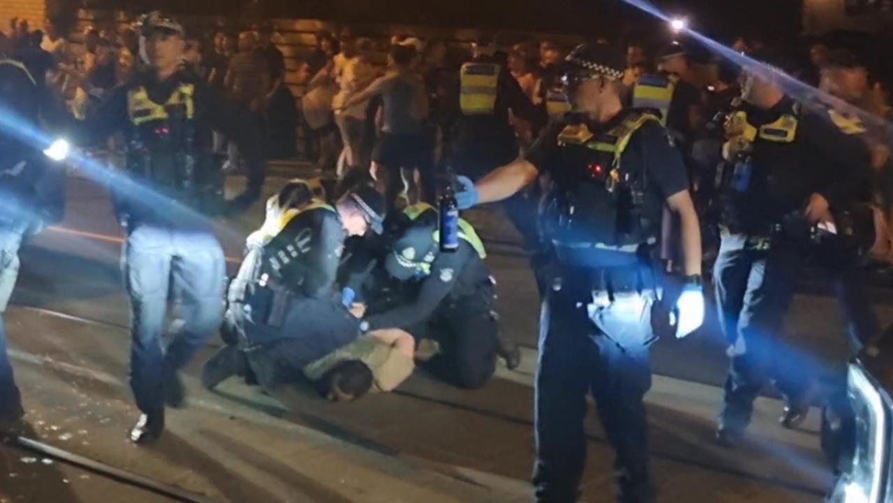 Shock police call in protest outside Caulfield synagogue