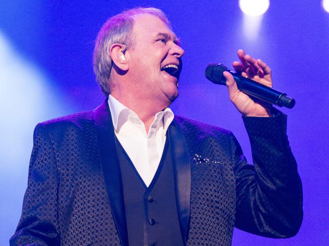 FOR BEST WEEKEND USE ONLY UNTIL NOV 28, 2015 John Farnham will be holding a concert before the Ent Cent closes