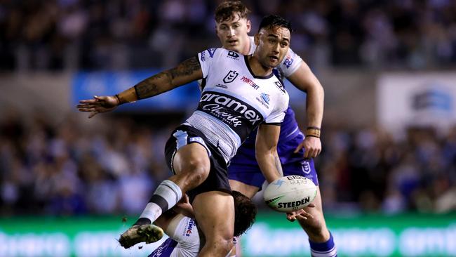 Briton Nikora looks for an offload in the Sharks’ win against the Bulldogs. Picture: Brendon Thorne/Getty Images