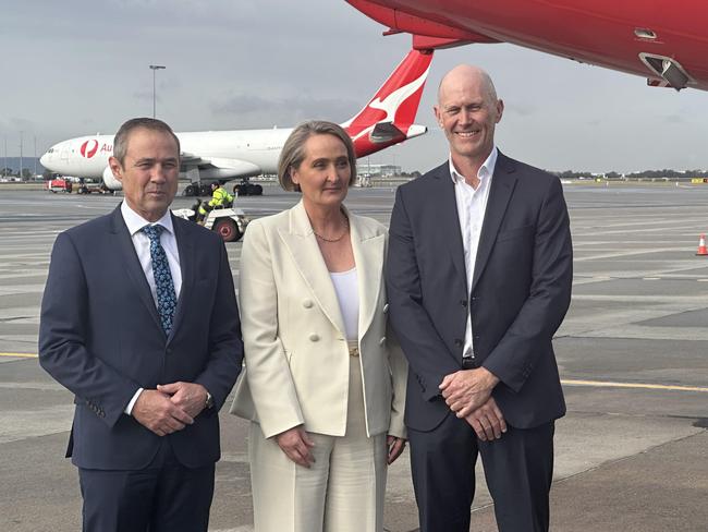 Qantas and Perth Airport have today reached an historic commercial agreement which will unlock a multi-billion-dollar wave of investment and deliver new international and domestic flights, giving a major boost to Australia’s tourism industry. As part of the 12-year agreement, Perth Airport will invest around $3 billion in new terminal facilities and a new parallel runway which will generate immediate and ongoing economic growth and job creation. L-R  WA Premier Roger Cook, Qantas CEO Vanessa Hudson and Perth Airport CEO Jason Waters. Picture: Emma Kirk